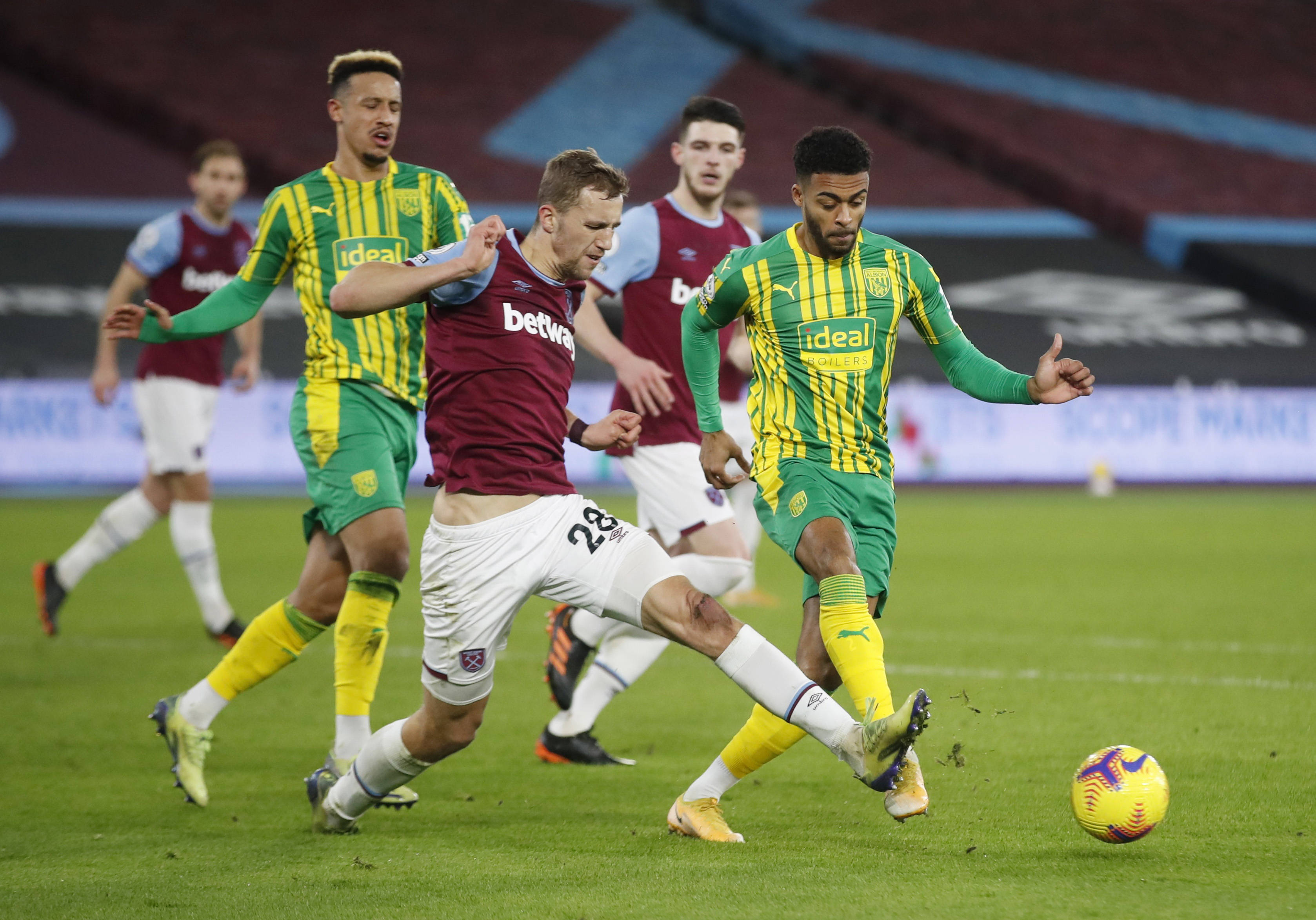 公开场合暗 公开场合暗